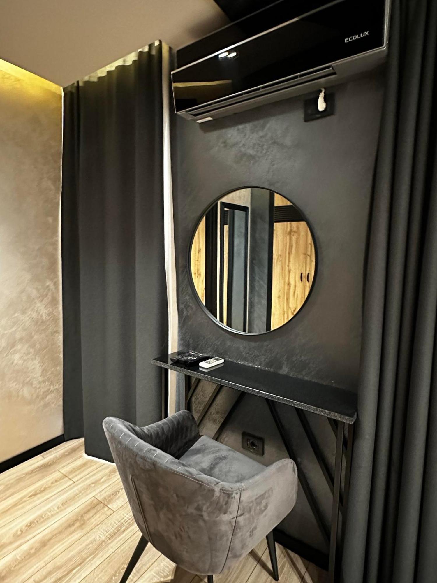 Zet Apartments - Bedroom & Bathroom プリシュティナ エクステリア 写真